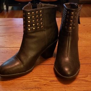 RIALTO VEGAN LEATHER ANKLE BOOTS SIZE 9